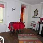 Typical Parisian Studio, Quiet And Comfortable